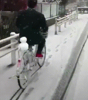 搞笑gif:这样勤俭持家的女生很少见,遇到就赶紧娶回家