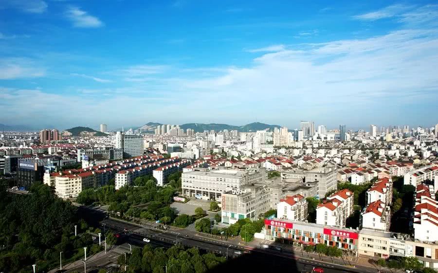 中国gdp城市农村占比_最新丨中国GDP万亿城市有望扩至17城,东部占比超七成(2)