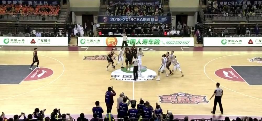 睿26分 易建联20+10 拉杜利察29+8+5 广东横