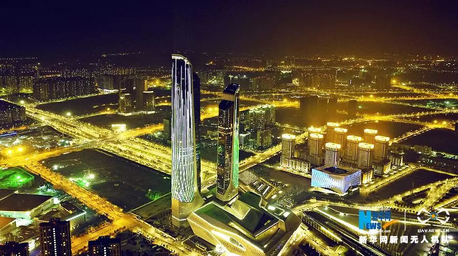 ��ͼΪ�Ͼ�����CBDҹ����