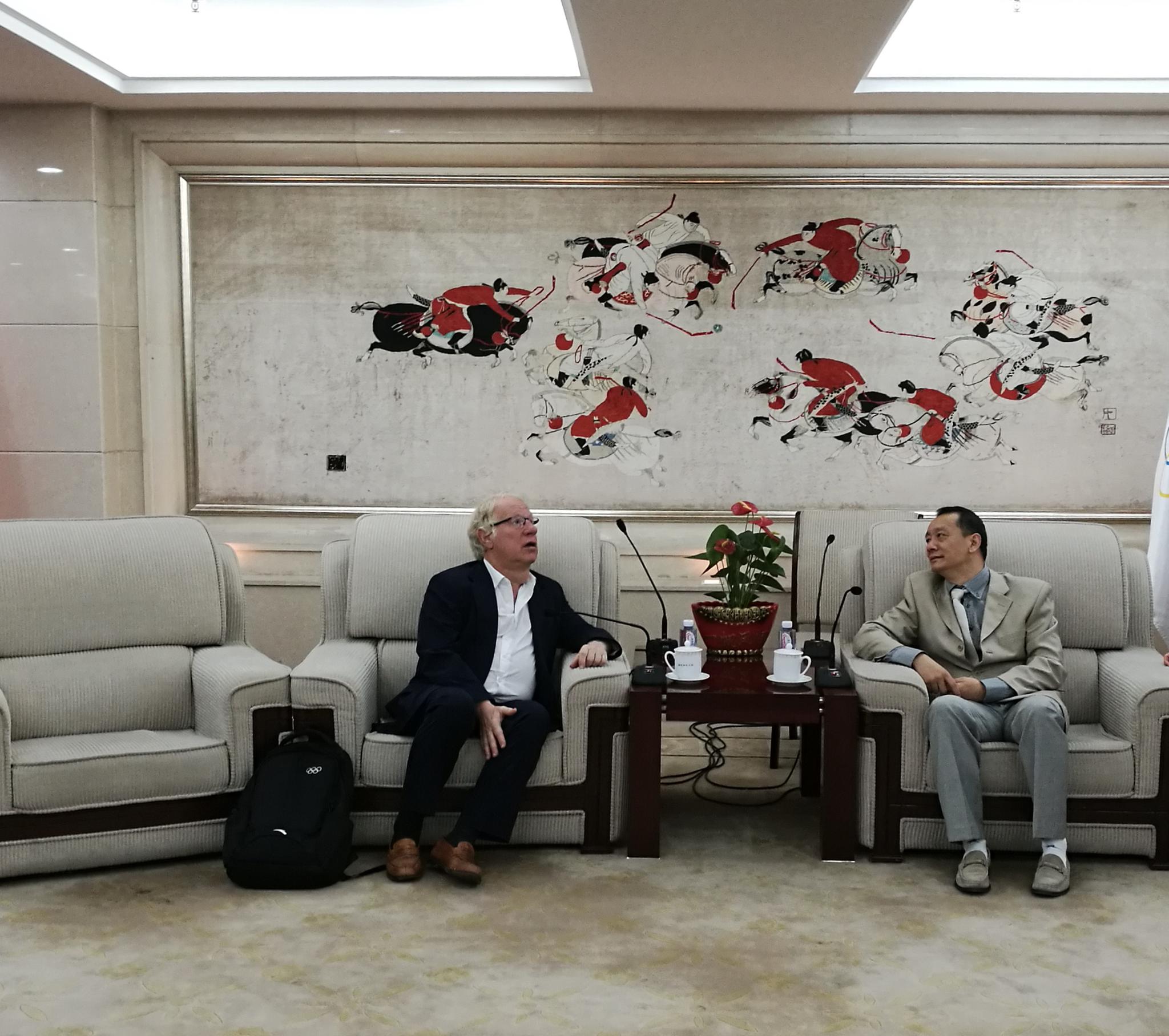 瑞士洛桑国际奥林匹克博物馆馆长访问中国体育博物馆