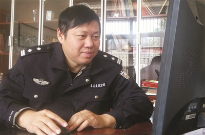 屡败屡战连考6年 53岁老刑警通过“天下第一考”