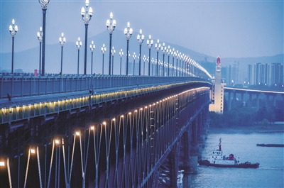 大桥出新了夜景有多美？看视频