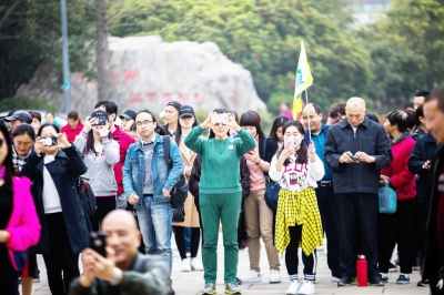 扬州旅游火爆 一周胜过一周 瘦西湖迎7500人大型旅行团