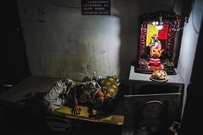 【博狗扑克】“大神” 在网络世界走红:三和市场的日与夜 【博狗扑克】“大神” 在网络世界走红:三和市场的日与夜