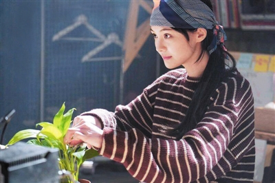 郑爽演机器人,用配音不奇怪