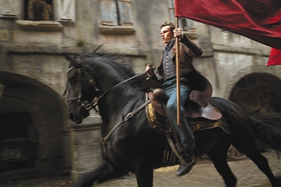 “我好像越来越喜欢脸上的小雀斑了”