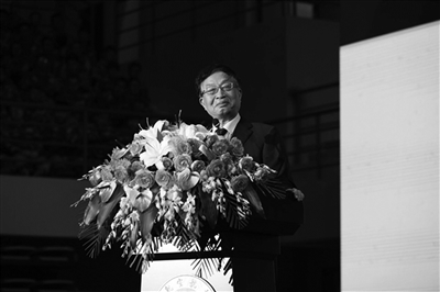 月球背面长什么样?这次嫦娥四号带你去看个明白