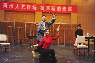 北京人艺三排田汉《名优之死》 演员苦练戏曲