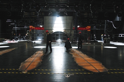 舞台换景如何不穿帮?探秘国家大剧院演出后台