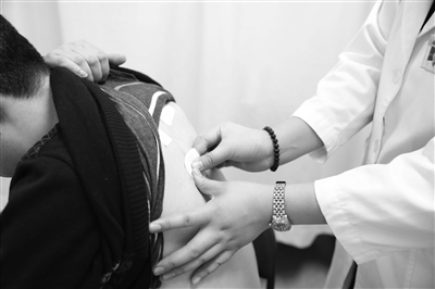 进九啦， 500多人齐齐来贴“三九贴”