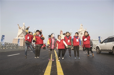 我来走大桥,用双脚丈量历史……