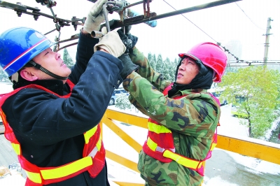 电视剧里的霸总，为什么总得“不能和异性接触”的怪病？