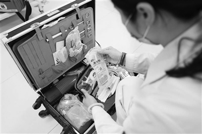 乘客严重晕机,还执意要上飞机