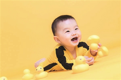 金猪年“封面宝贝”中午12点揭榜!