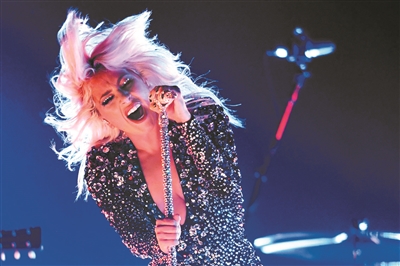 获流行类大满贯 Gaga闪耀格莱美