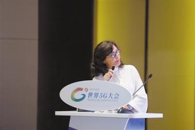 我们正经历一场革命,应为推动建立一个负责任的和可持续发展的社会作出贡献。
科林·姆雷琴
法国回声报及巴黎人报集团总经理