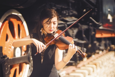 90后小提琴家出专辑，涵盖多国风情