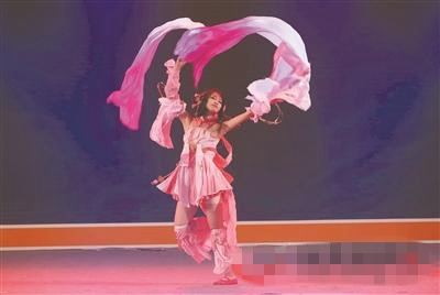 美少女战士、古装美女、明朝锦衣卫…来漫博会