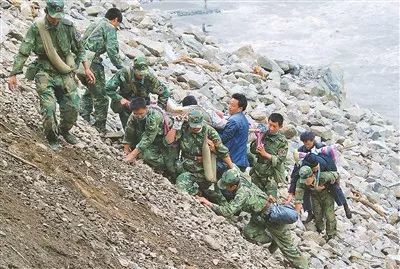 汶川08人口_08年汶川地震(3)