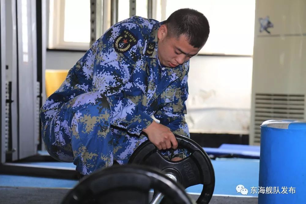 海军岸勤八大员,不服不行!