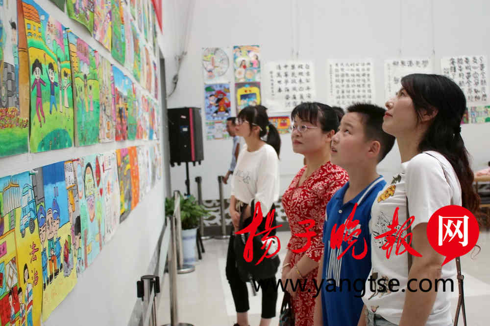 仪征举办中小学生法治主题书画作品展