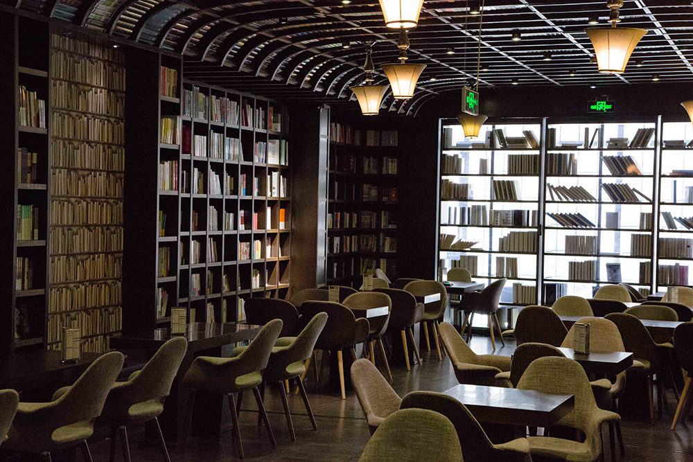 现场】钟书阁:上海最美书店|泰晤士小镇|钟书阁|书店_新浪网