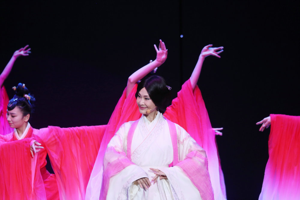 于文华新年央视舞台演绎《诗经.木瓜》