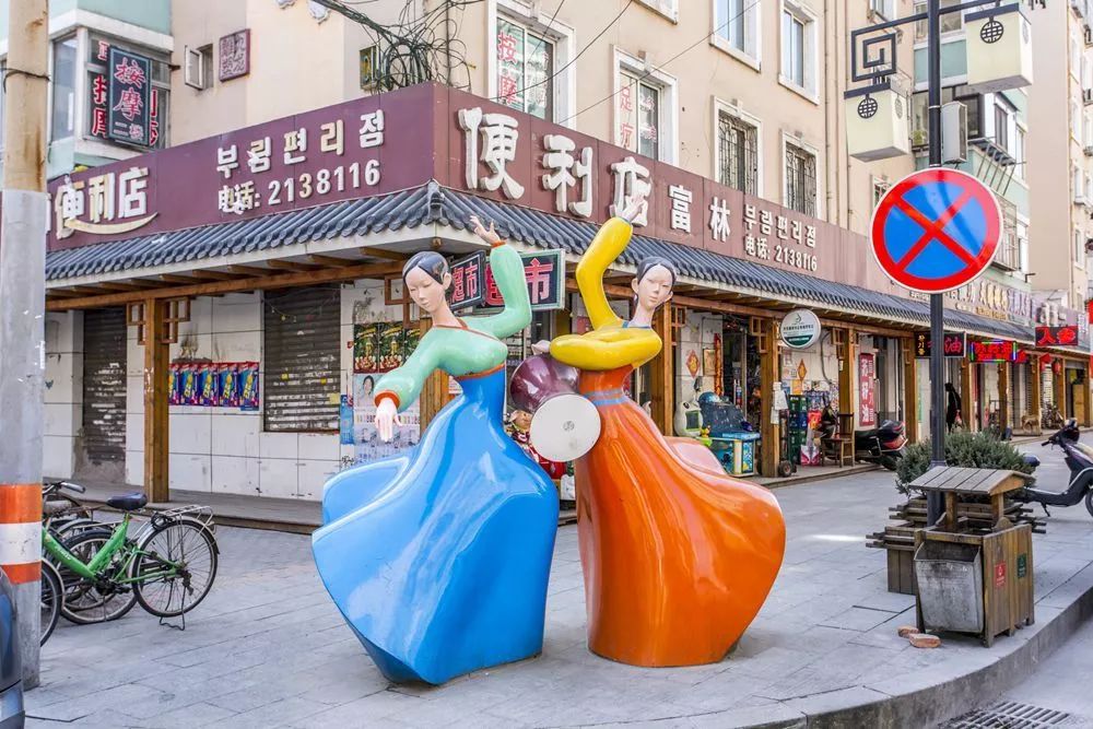 丹东朝韩风情街图片来源:摄图网