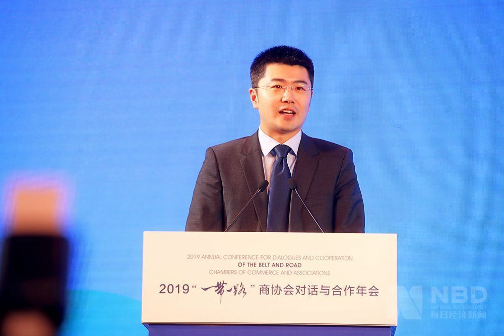 1000体验金是多少钱 - 易烊千玺翻唱《无地自容》,称遇见适合角色要“看命”