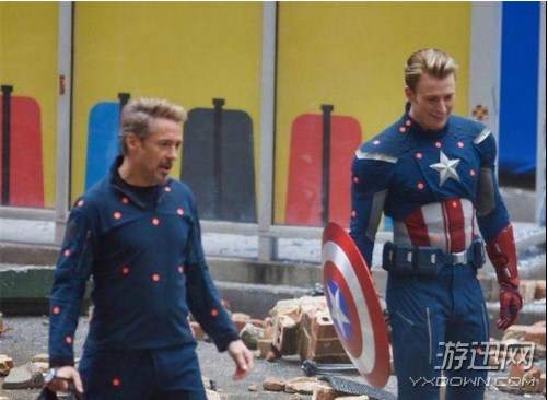 《复联4》片段疑外泄!蚁人现身,和钢铁侠讨论新发明