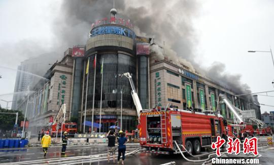 四川达州批发市场火灾已投入1057名消防官兵|500px_新浪新闻