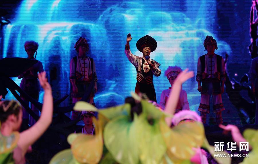 桑植民歌“搬”上舞台