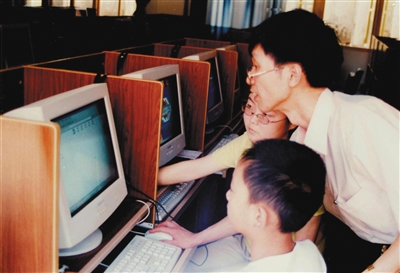 20041216գ˲ͼݵһЩϡͼƬ/Ӿй