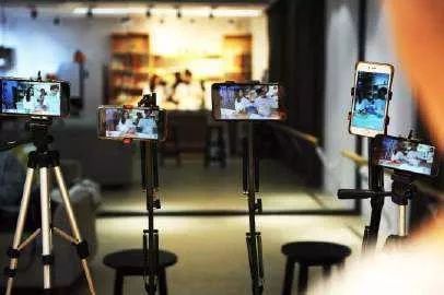 金沙城彩票app - 一赔十?保质期内冷冻鸡发臭 超市促销便宜没好货?
