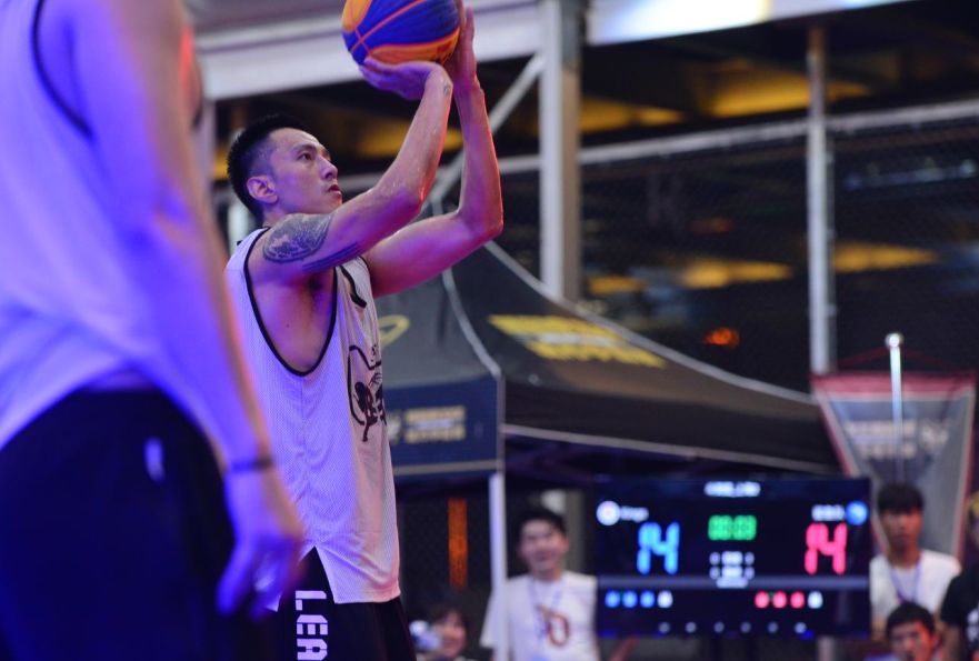 看完詹登库三人每秒的工资,瞬间感觉自己苟活