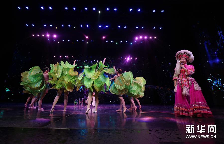 桑植民歌“搬”上舞台