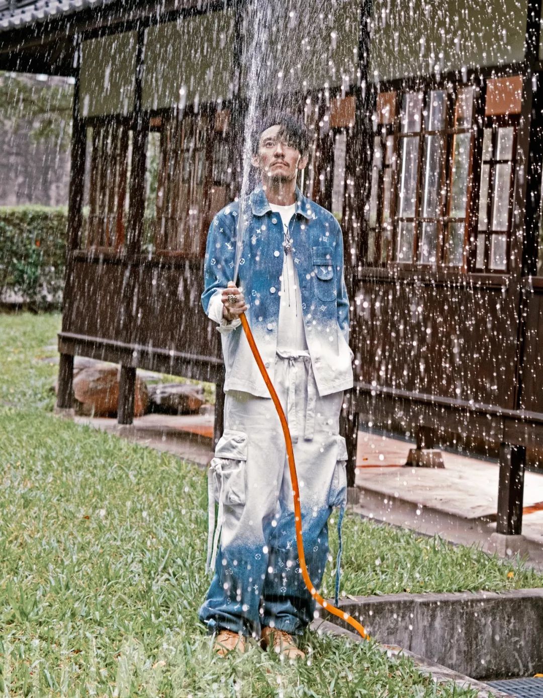 四十三岁的张震，抱石向上