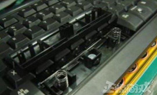 回忆录:当年玩劲舞团被外挂打到自闭,怒砸键盘被网管赶了出去!