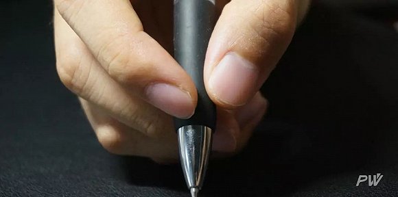 【博狗扑克】从锄头到手机:手茧见证了四代生产力工具的迭代 【博狗扑克】从锄头到手机:手茧见证了四代生产力工具的迭代