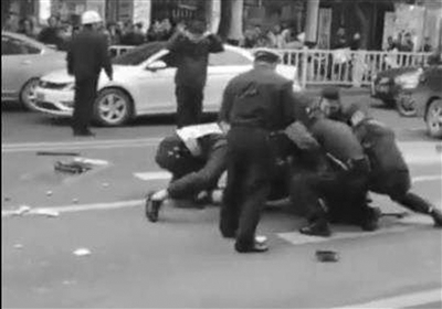 龙岩劫持公交撞人事件致8人死亡 嫌犯与居委会干部有矛盾