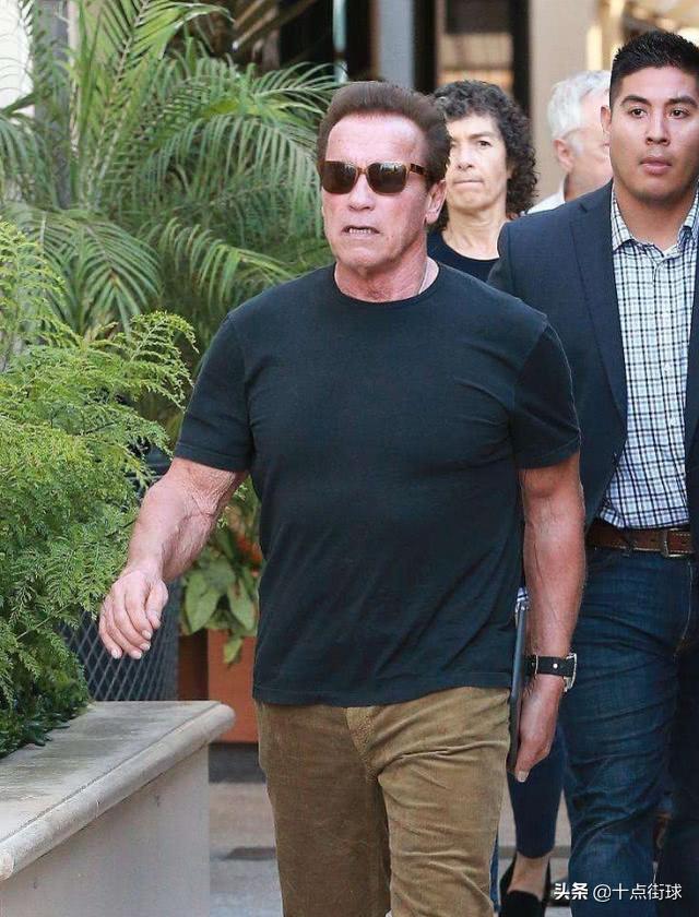 同是七旬老汉，武汉健身达人身材不输施瓦辛格！