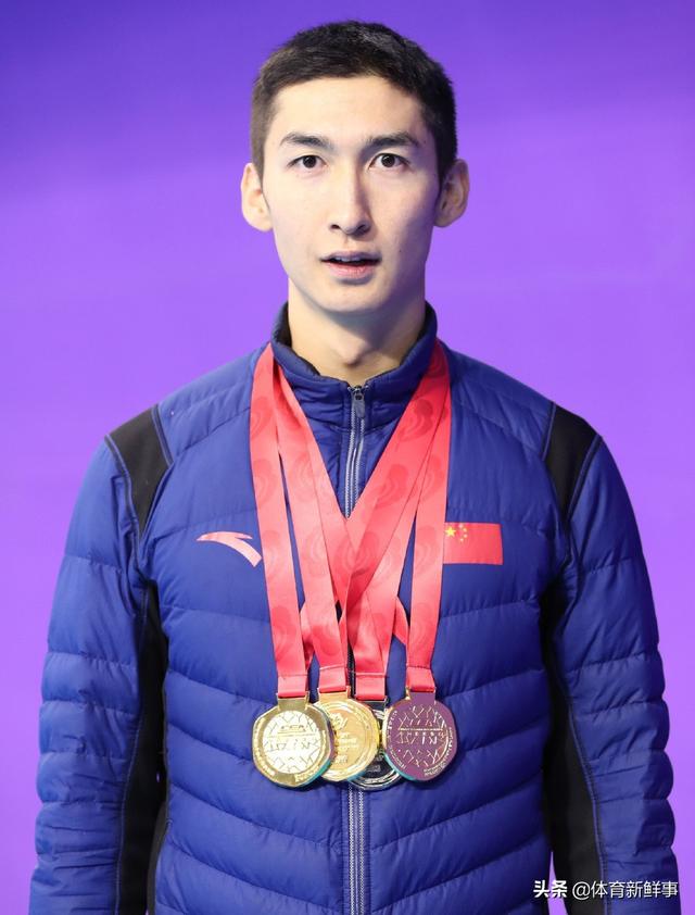 奥运冠军武大靖全家高颜值!爸爸一脸福相妈妈