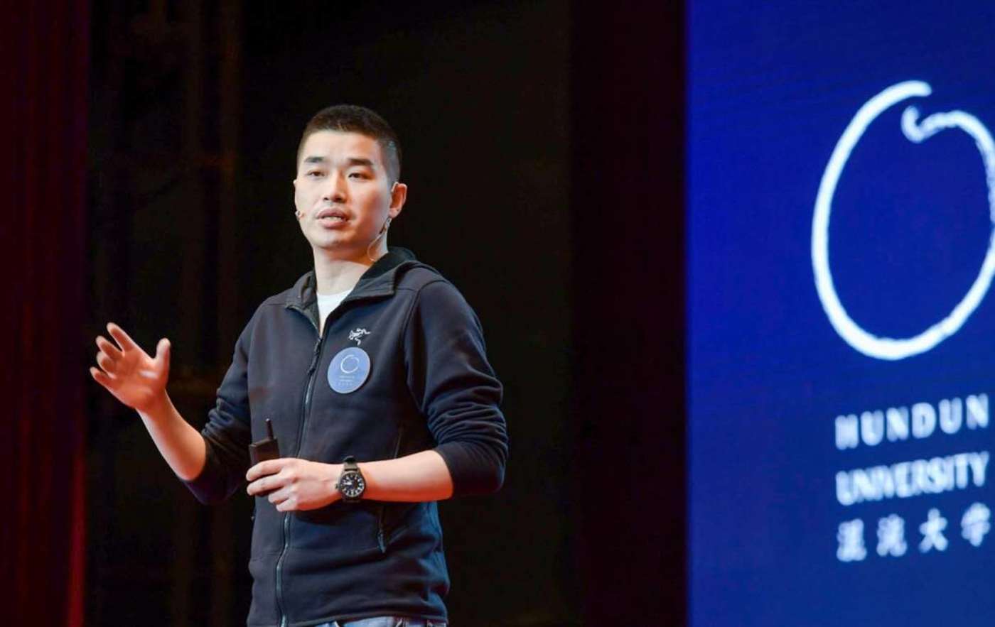 宅优鲜老总_老总办公室图片(3)