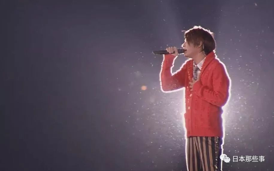 希望那属于他的光啊，一直不褪去。