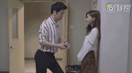 郑爽被杨洋按在地上强吻这画面辣眼睛