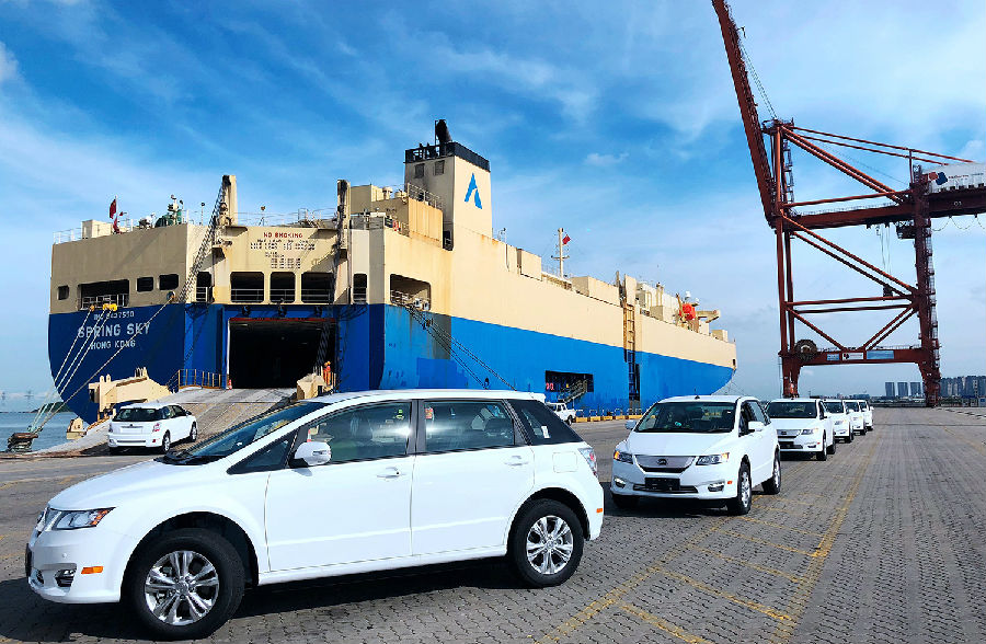 深圳市大铲湾整车口岸迎来首批出口汽车