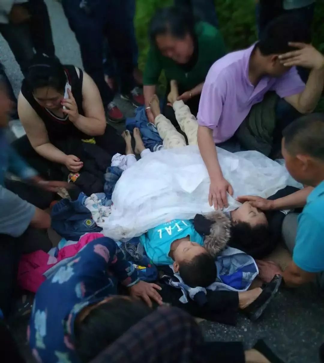 又是孩子溺亡!邵阳三名儿童落水两人死亡!