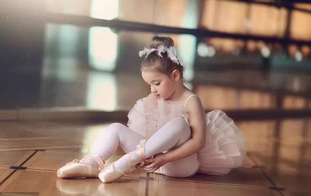 吴尊女儿输掉亚洲赛：真正的强大，是教孩子输得起