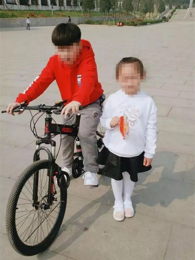 孩子受伤前